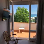 Il Mare Di Giulia Konukevi